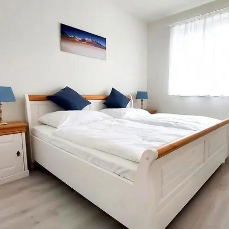 Apartment Hangar 19 Seerose 2-3 *